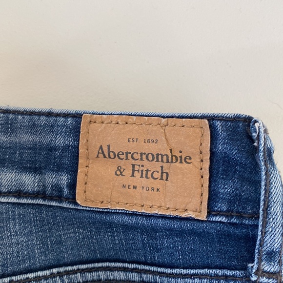 A&F Destructed Super Skinny Jeans - Picture 3 of 4